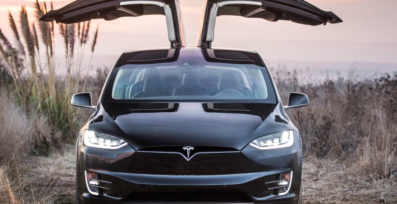 Tesla, Özelliklere Doymuyor Müzik Özelliği Kişiye Özel Tesla, Özelliklere Doymuyor Müzik Özelliği Kişiye Özel