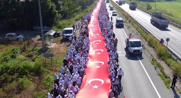 Adalet Yürüyüşüne Saldırmak İstendi…