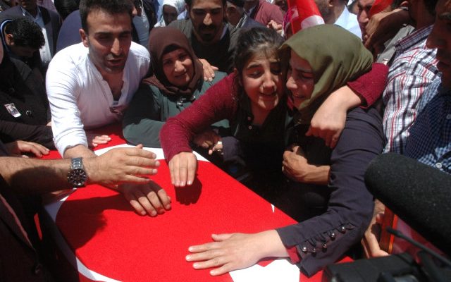 AKP Üyesi Aydın Ahi Toprağa Verildi