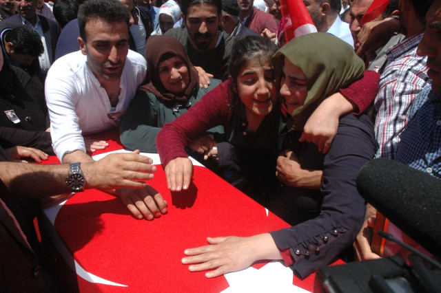 AKP Üyesi Aydın Ahi Toprağa Verildi